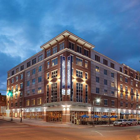 Hampton Inn Portland Downtown Waterfront Bagian luar foto