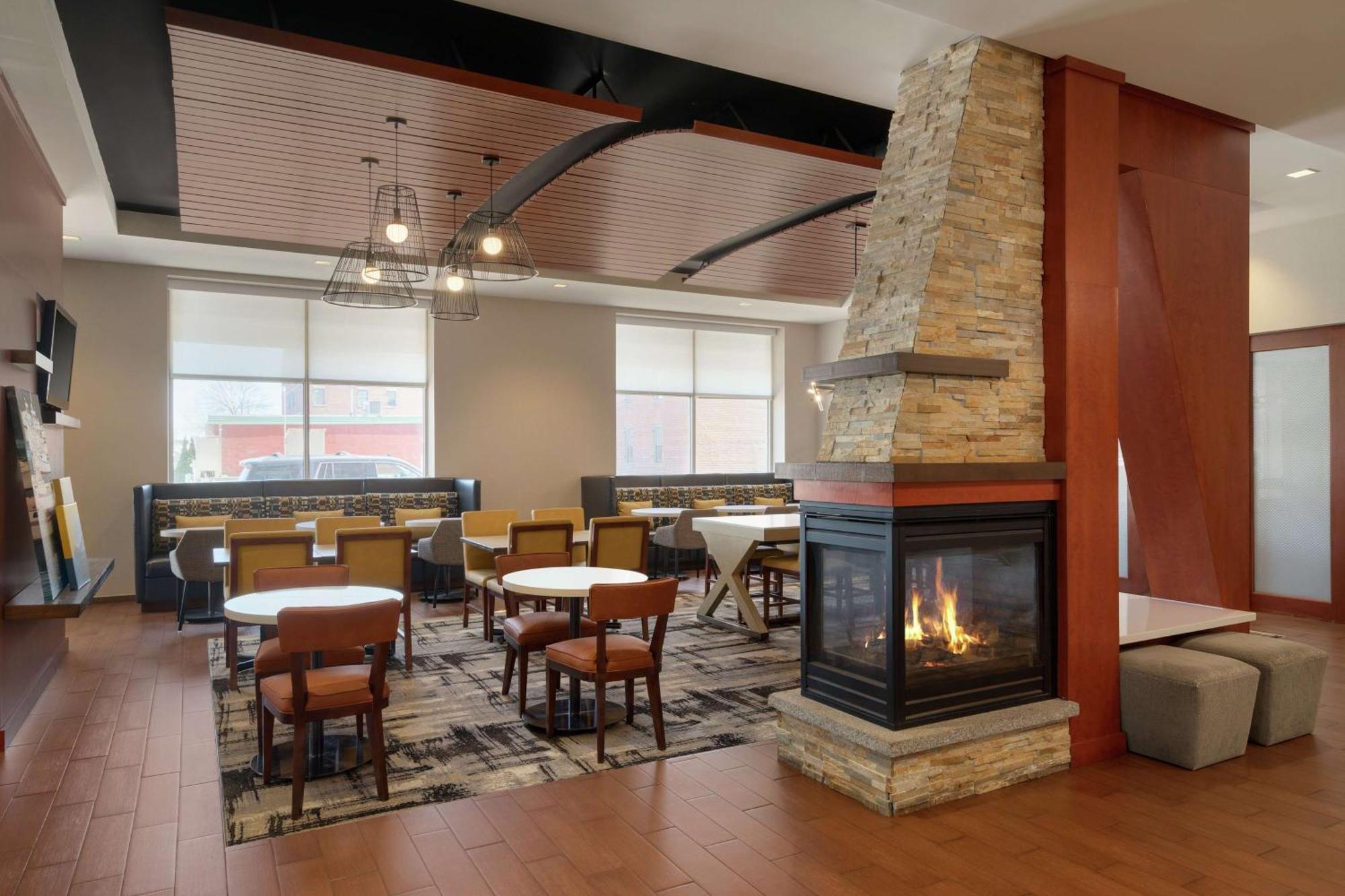 Hampton Inn Portland Downtown Waterfront Bagian luar foto