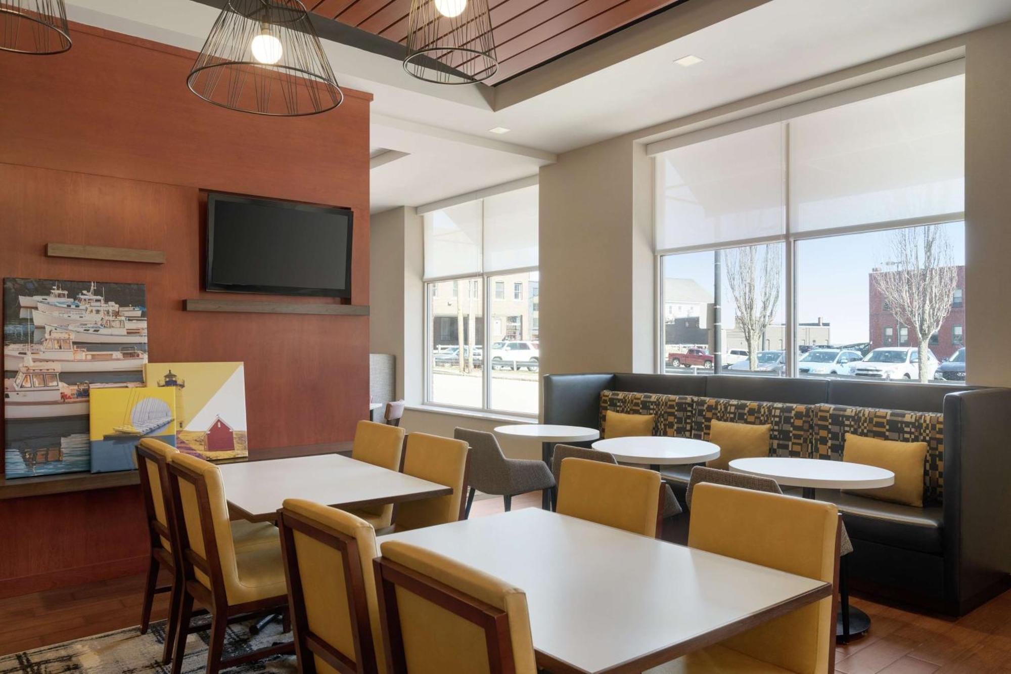 Hampton Inn Portland Downtown Waterfront Bagian luar foto