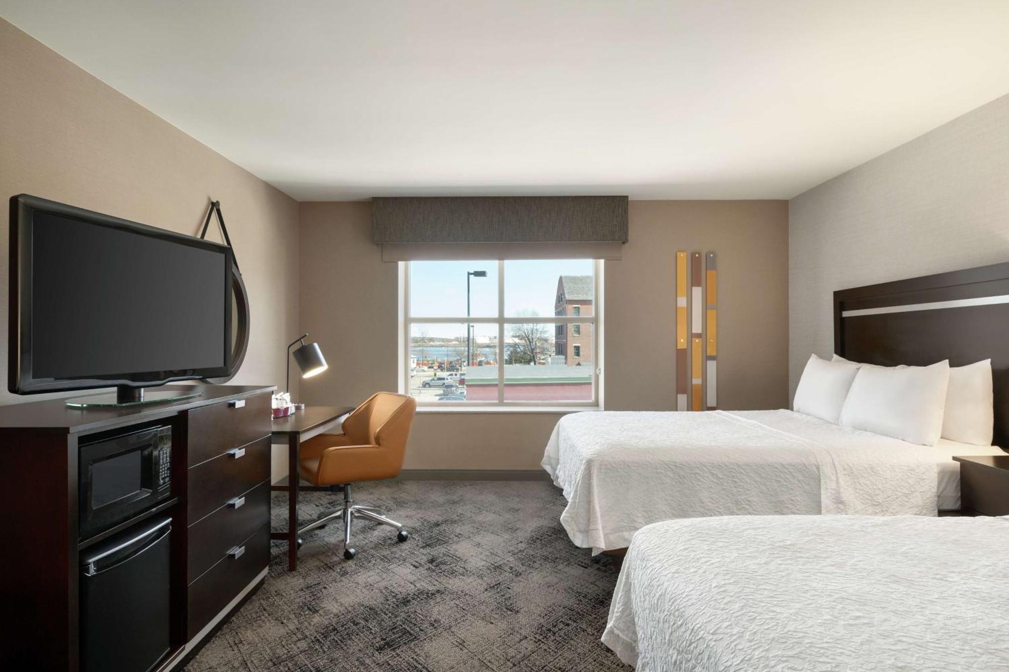 Hampton Inn Portland Downtown Waterfront Bagian luar foto