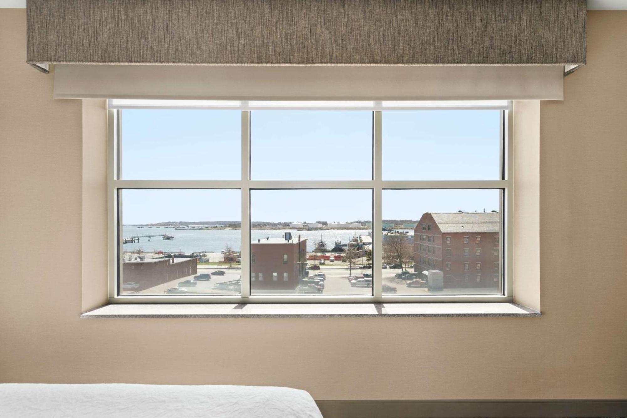 Hampton Inn Portland Downtown Waterfront Bagian luar foto