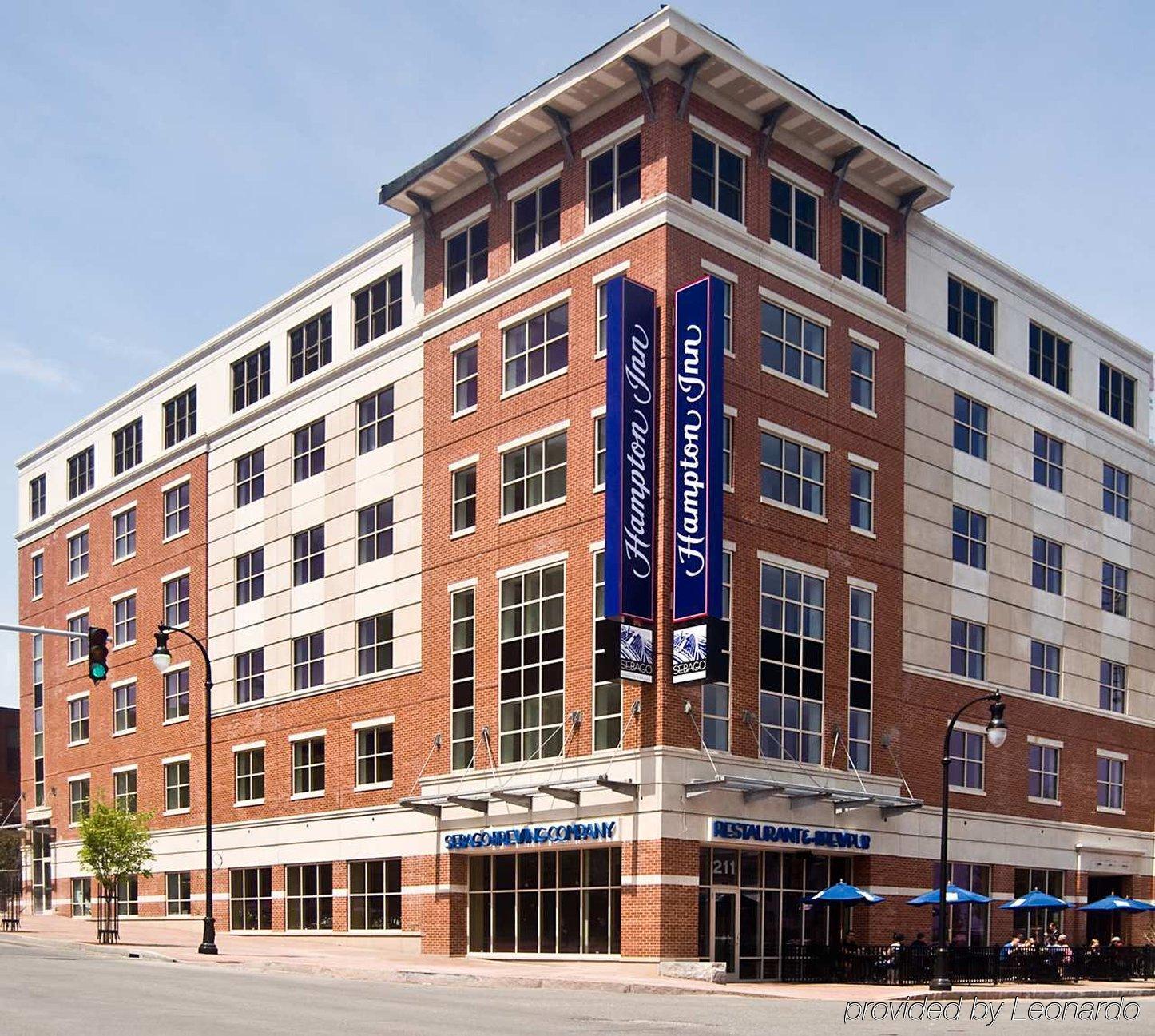 Hampton Inn Portland Downtown Waterfront Bagian luar foto